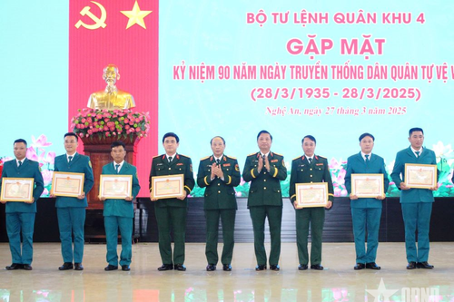 Quân khu 4 gặp mặt kỷ niệm 90 năm Ngày truyền thống Dân quân tự vệ