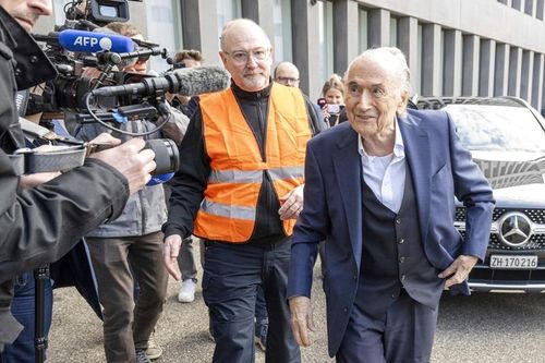 Cựu sếp bự Blatter và Platini trắng án lần thứ 2