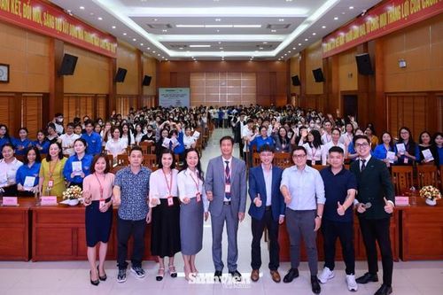 Sinh viên ngành Dược trước làn sóng AI