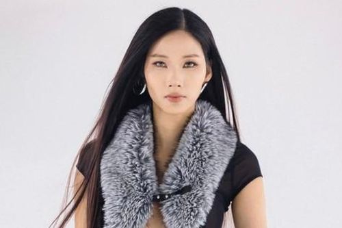 Á hậu Hoàng Thùy mang bản sắc thời trang Việt đến 'Shanghai fashion week'