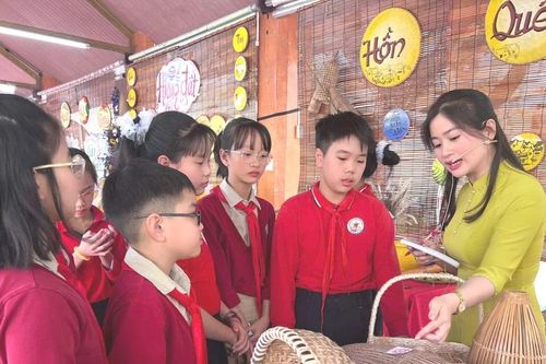 Đổi mới phương pháp dạy học Hoạt động trải nghiệm lớp 4
