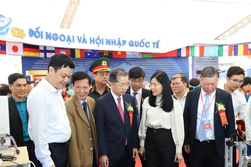 Độc đáo sản phẩm tại không gian triển lãm giáo dục Đà Nẵng