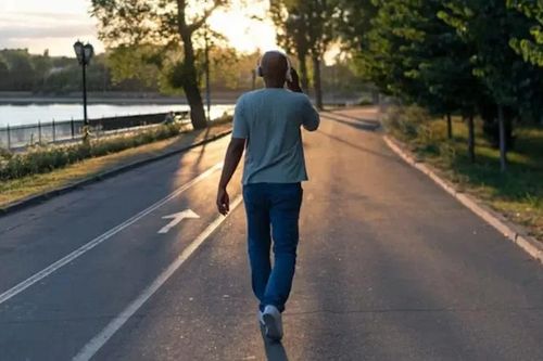 Cải thiện sức khỏe bằng thói quen đi bộ nhanh mỗi ngày