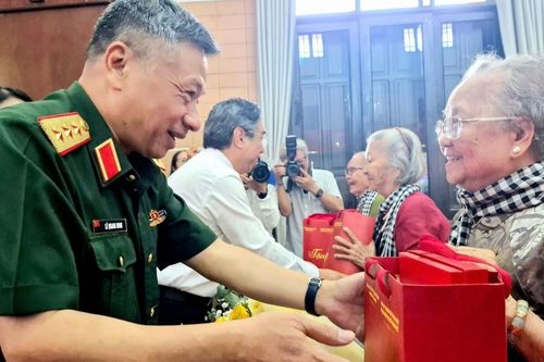 TP Hồ Chí Minh: Gặp mặt, tri ân Bà mẹ Việt Nam Anh hùng, nữ Anh hùng Lực lượng vũ trang