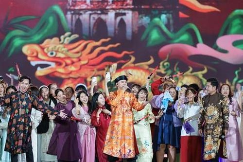 Anh trai vượt ngàn chông gai 'hot' đến bao giờ?