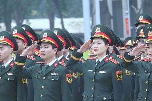 Lần đầu tiên Bộ Quốc phòng xét phong quân hàm thượng úy cho học viên đào tạo trong nước
