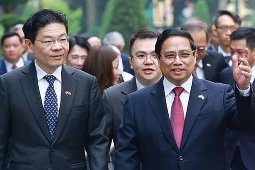 Thủ tướng Singapore đăng video về chuyến thăm Việt Nam, chèn nhạc 'Bắc Bling'