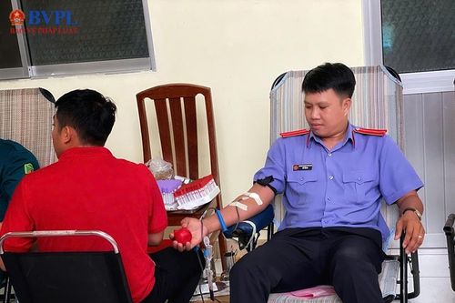 VKSND huyện Thoại Sơn tham gia hiến máu tình nguyện