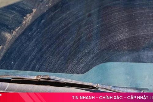 Gạt kính lái không sạch, đâu là nguyên nhân?