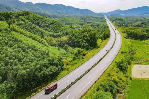 VEC tính toán phương án tài chính ra sao để mở rộng hai dự án cao tốc?