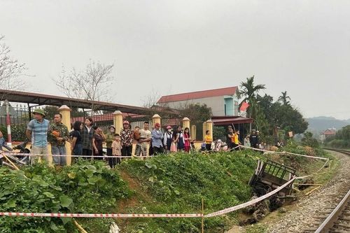 Yên Bái: Va chạm giữa tàu hỏa và công nông, một người tử vong