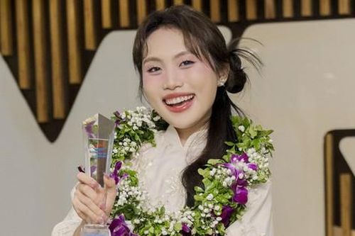 Ca sĩ Phương Mỹ Chi được vinh danh