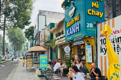 Nhiều vỉa hè khu vực trung tâm TPHCM sắp hoàn thành
