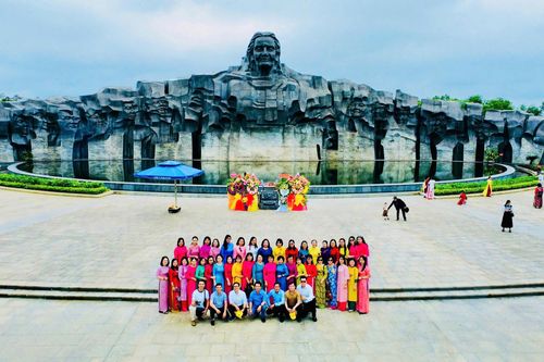 Chăm lo đời sống tinh thần nữ đoàn viên, người lao động