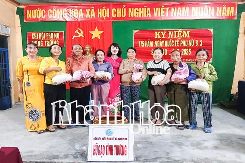 Những hũ gạo đong đầy tình thương
