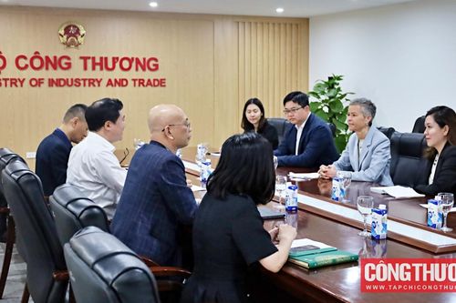 Thứ trưởng Nguyễn Sinh Nhật Tân tiếp và làm việc với Phó Chủ tịch điều hành toàn cầu của Tập đoàn A.P.Moller - Maersk