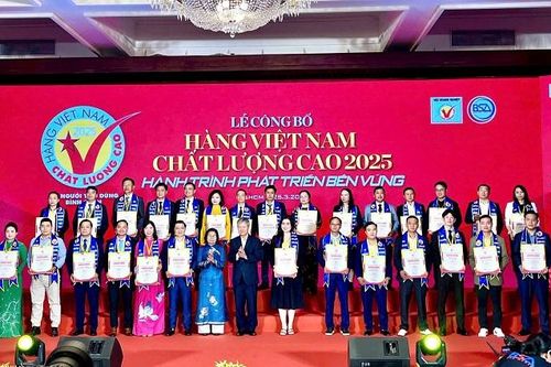 Yến sào Khánh Hòa: 16 năm liên tiếp đạt danh hiệu Hàng Việt Nam chất lượng cao