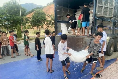Xuất cấp bổ sung gần 50 tấn gạo dự trữ hỗ trợ học sinh tại Bắc Giang, Cà Mau