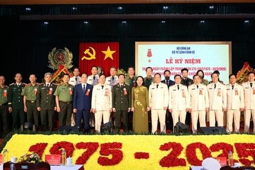 Trung đoàn 375 kỷ niệm 50 năm thành lập và đón nhận huân chương cao quý