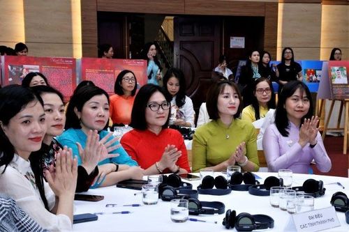 Xây dựng người phụ nữ Việt Nam trong kỷ nguyên mới
