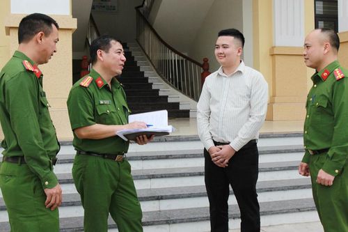 Chủ tài khoản bỗng dưng nhận được 1,47 tỷ đồng