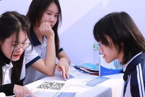 Tuyển sinh đại học 2025: Tính toán phương án quy đổi điểm phù hợp