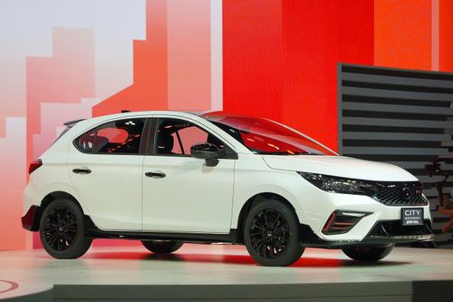 Triển lãm ôtô ngày càng 'xanh hóa' bởi xe điện và hybrid