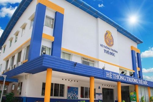 Điều tra vụ 38 học sinh nghi ngộ độc tại trường Tuệ Đức ở TP.HCM