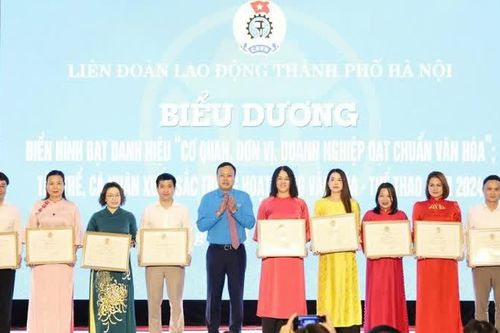 Hà Nội: biểu dương các gương điển hình trong hoạt động văn hóa-thể thao