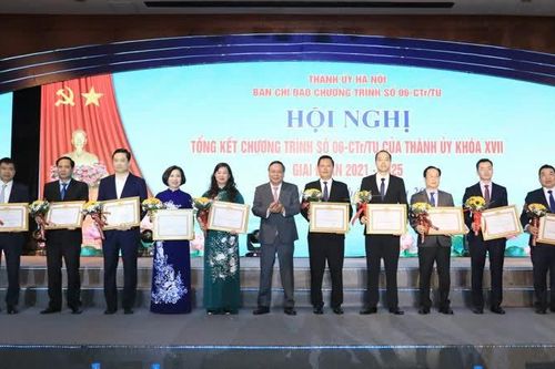 60 tập thể và cá nhân nhận khen thưởng trong triển khai nhiệm vụ Chương trình 06-CTr/TU