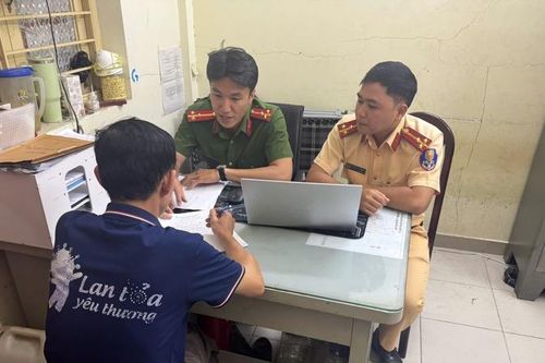 Thành phố Hồ Chí Minh: Xử phạt nhóm người tổ chức hoạt động thể thao trái phép trên đường bộ