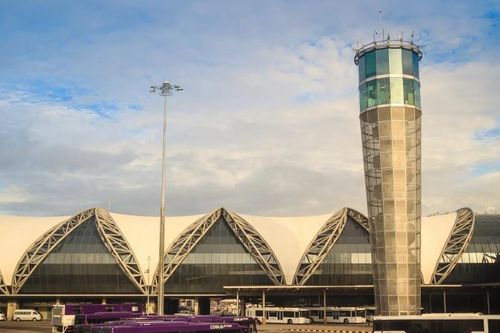 Một chuyến bay của Vietnam Airlines phải quay lại tiếp nhiên liệu do ảnh hưởng động đất