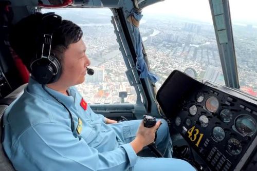 Không quân nhân dân Việt Nam hợp luyện trên bầu trời Thành phố Hồ Chí Minh