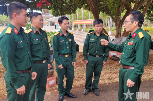 Chất Đảng, chất lính, chất đời của người anh hùng