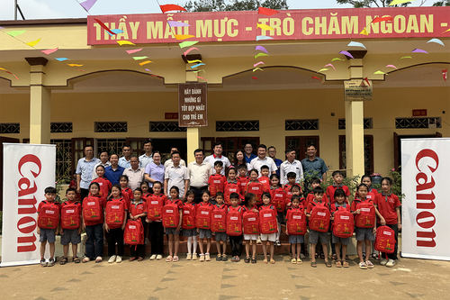 'Khoác áo mới' cho Trường học hữu nghị Canon