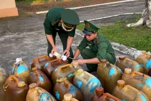 Mua bán dầu D.O bất hợp pháp