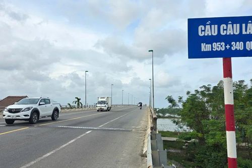 Thông xe cầu Câu Lâu mới trên Quốc lộ 1A