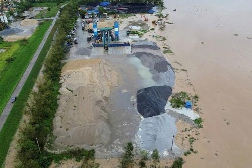 Hải Dương yêu cầu dừng trạm trộn bê tông, asphal bãi sông Thái Bình