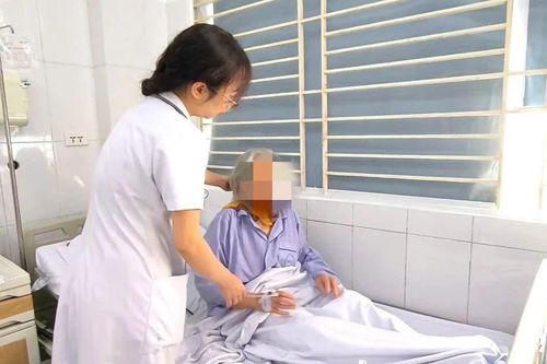 Phẫu thuật cho cụ bà 85 tuổi bị tắc mật do u tá tràng