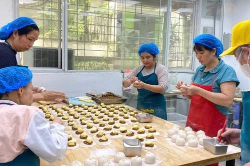 Trao việc làm, tạo cơ hội cho người yếu thế