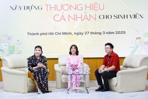 Sinh viên học cách xây dựng thương hiệu cá nhân