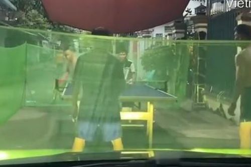 TP. HCM: Xử phạt 2 người trong vụ việc nhóm người chặn hẻm đánh bóng bàn