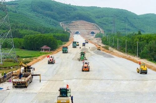 Hơn 43.500 tỷ đồng đầu tư xây dựng đường cao tốc Quy Nhơn - Pleiku