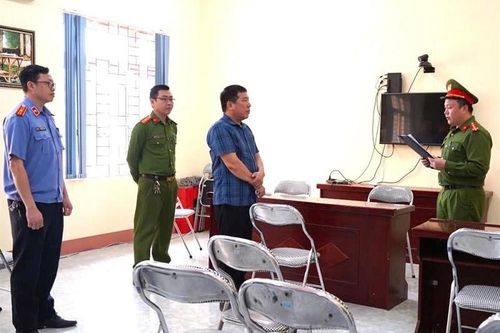 Một giám đốc công ty bị khởi tố liên quan đến mua, bán trái phép hóa đơn
