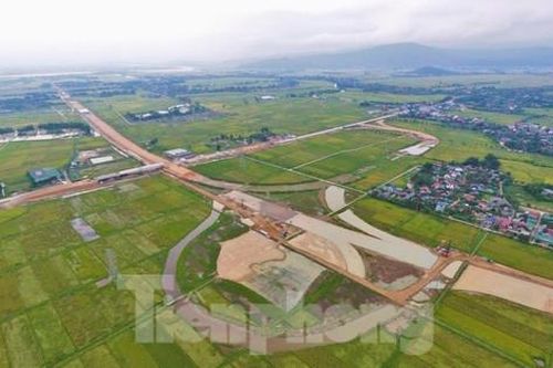 Sai phạm trong đền bù dự án cao tốc, nhiều cán bộ ở Hà Tĩnh bị xem xét kỷ luật