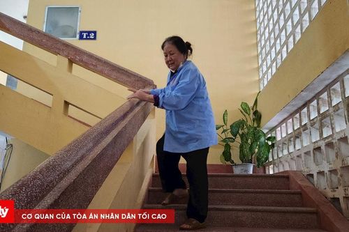 Bệnh nhân leo thang bộ, Y Bác sĩ 'xót xa'