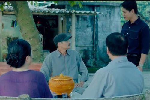 'Những chặng đường bụi bặm' tập 12: Ông Nhân gặp vợ cũ xin nhận lại con trai