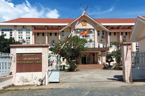 Phó chủ tịch huyện 'cho con gái quà cưới 600 công đất' bị kỷ luật