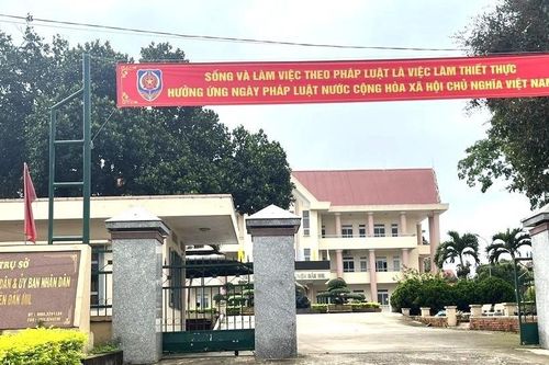 27 viên chức trường học có nguy cơ 'ra đường' có thể sắp nhận quyết định mới