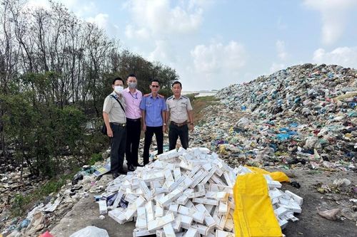 VKSND huyện Gò Công Đông kiểm sát việc tiêu hủy vật chứng